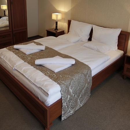 Hotel Brill Orosháza Habitación foto